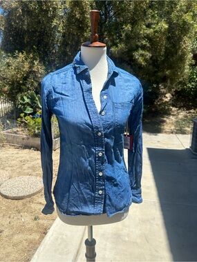 Mossimo Supply Co. Blue Denim Button-Down Shirt